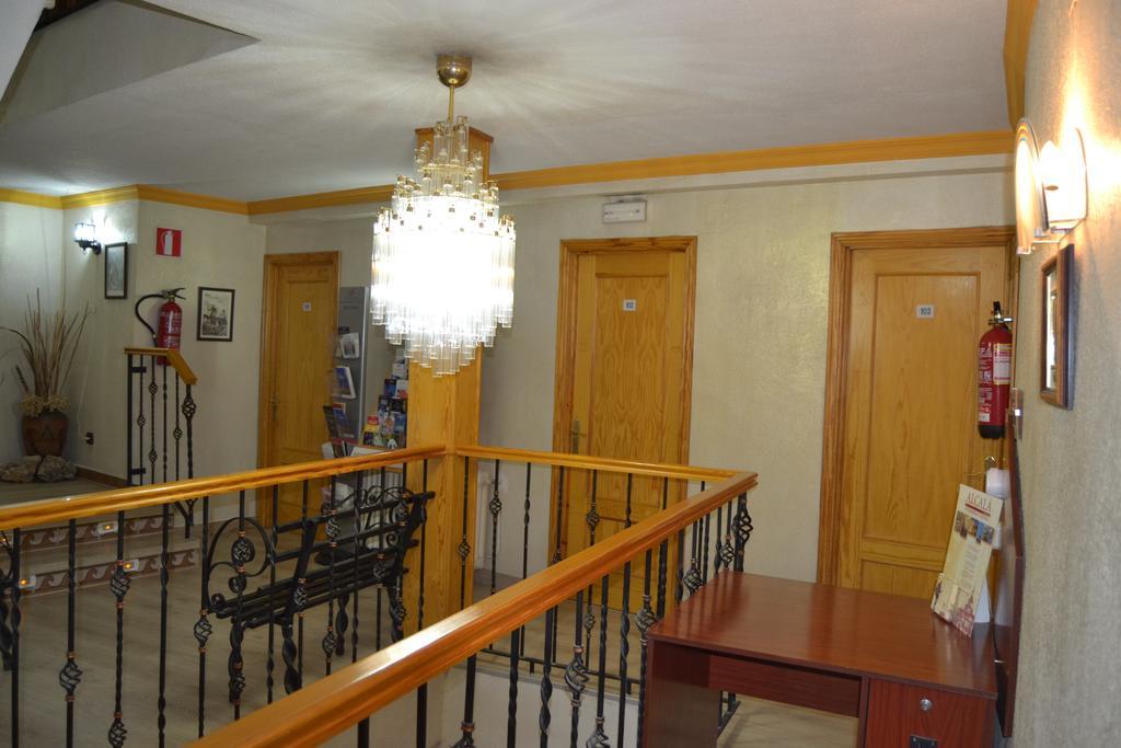 Hostal Don Juan I Alcalá de Henares Esterno foto