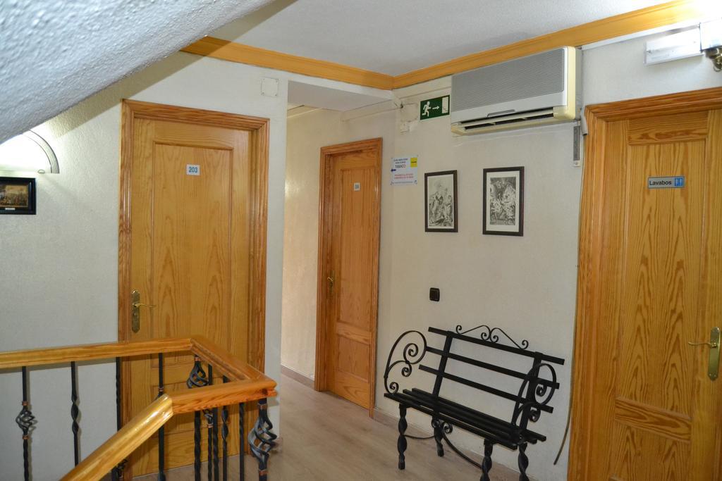 Hostal Don Juan I Alcalá de Henares Esterno foto