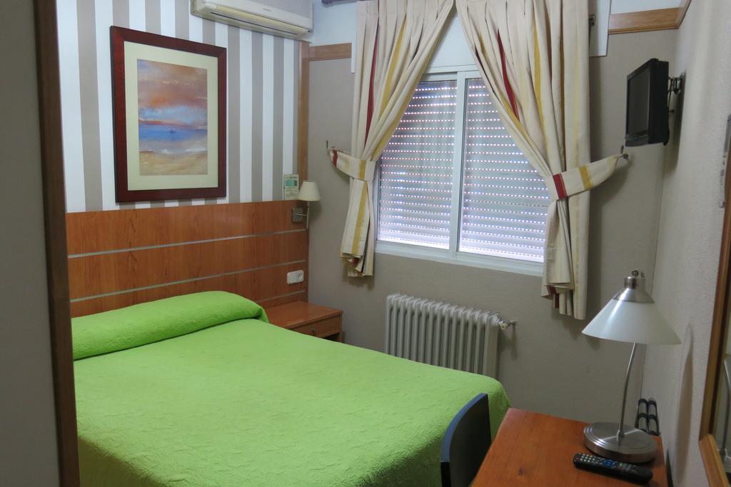 Hostal Don Juan I Alcalá de Henares Esterno foto